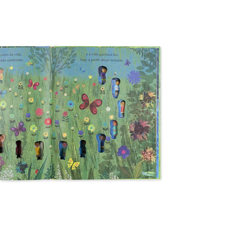 Todos Juntos - Edicare Todos juntos - Edicare. Um livro especial, com a ilustração recortada e o texto em rima da Edicare Editora.