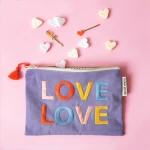 Bolsa Bordada LOVE - Global Affairs